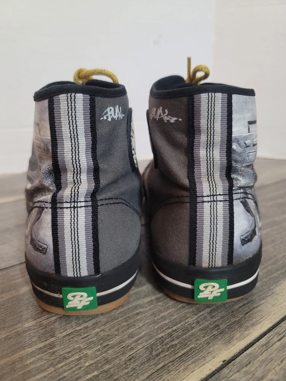 P.F. Flyers Limited Edition BOOMBOX Hip Hop Sneakers Artwork Justin Bua Men 9.5
